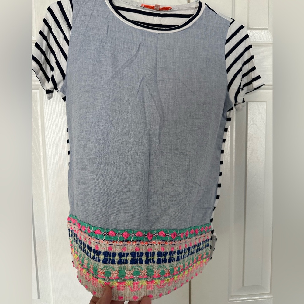 Adorable and unique mixed-media blouse from Vilagallo